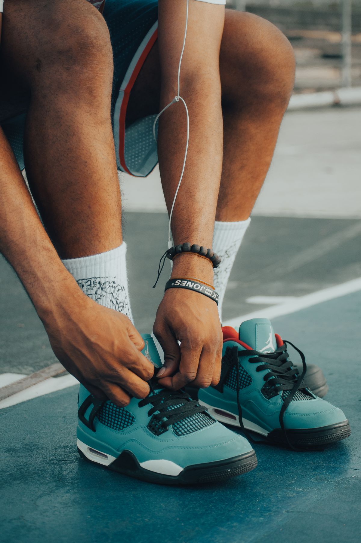 Chaussures de sport, gros plan sur le laçage